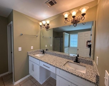 145 Glenside Lane - Photo Thumbnail 11