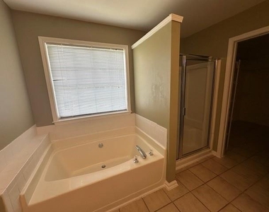 145 Glenside Lane - Photo Thumbnail 13