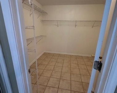 145 Glenside Lane - Photo Thumbnail 14
