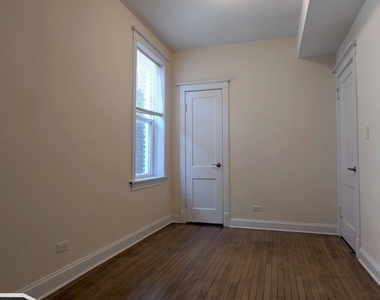 2814 N Troy Street - Photo Thumbnail 9