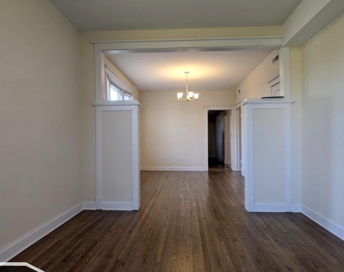 2814 N Troy Street - Photo Thumbnail 3