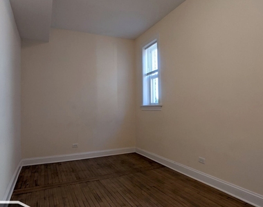 2814 N Troy Street - Photo Thumbnail 8