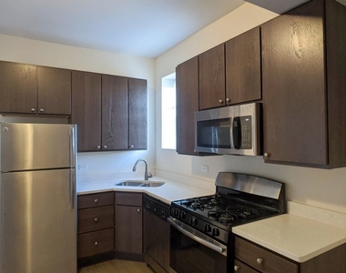 2814 N Troy Street - Photo Thumbnail 6