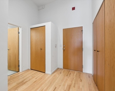 3151 N Lincoln Avenue - Photo Thumbnail 1