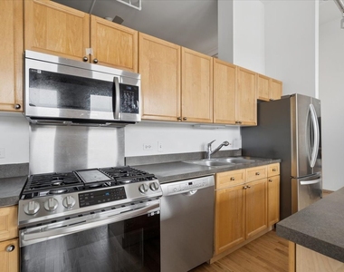 3151 N Lincoln Avenue - Photo Thumbnail 5