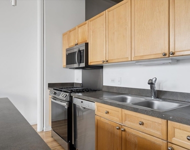 3151 N Lincoln Avenue - Photo Thumbnail 4