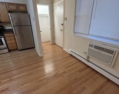 4056 N California Avenue - Photo Thumbnail 1