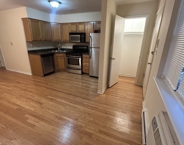 4056 N California Avenue - Photo Thumbnail 2