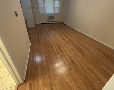 4056 N California Avenue - Photo Thumbnail 8