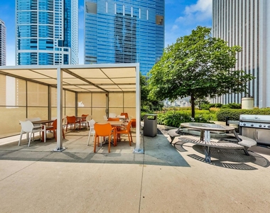 198 N Park Drive - Photo Thumbnail 64
