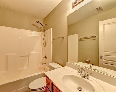 6225 Apple Rose Drive - Photo Thumbnail 17