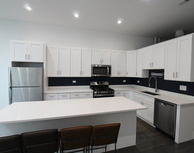 1474 N Milwaukee Avenue - Photo Thumbnail 3