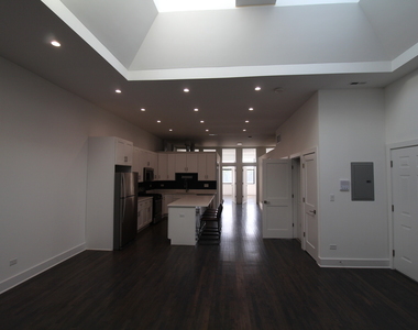 1474 N Milwaukee Avenue - Photo Thumbnail 12