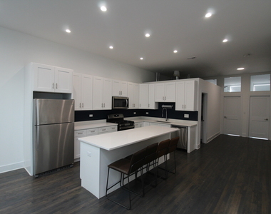 1474 N Milwaukee Avenue - Photo Thumbnail 1