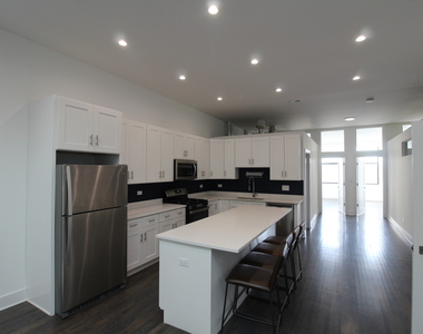 1474 N Milwaukee Avenue - Photo Thumbnail 10