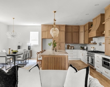 2771 Guthrie Street Se - Photo Thumbnail 14