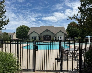 2068 Executive Drive - Photo Thumbnail 10