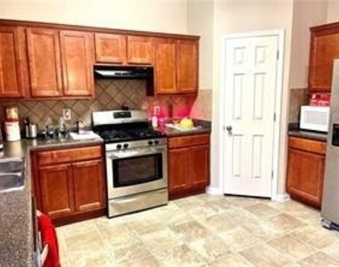 2068 Executive Drive - Photo Thumbnail 5