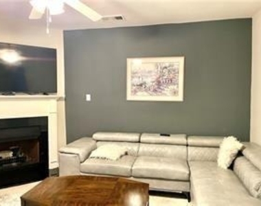 2068 Executive Drive - Photo Thumbnail 4