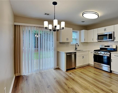 2250 Winthrope Way Drive - Photo Thumbnail 4