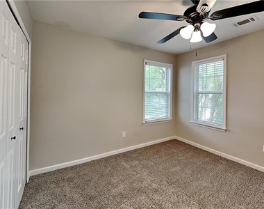2250 Winthrope Way Drive - Photo Thumbnail 12
