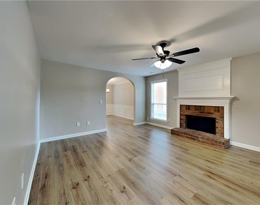 2250 Winthrope Way Drive - Photo Thumbnail 3