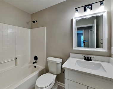 2250 Winthrope Way Drive - Photo Thumbnail 14