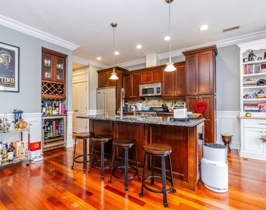2540 W Diversey Avenue - Photo Thumbnail 2