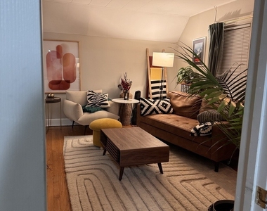 325 3rd Street - Photo Thumbnail 3