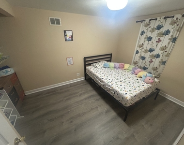 871 Lehigh Lane - Photo Thumbnail 4