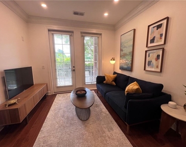 901 Abernathy Road Ne - Photo Thumbnail 10