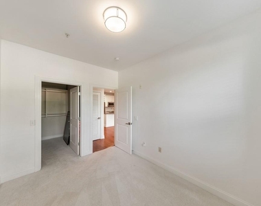 901 Abernathy Road Ne - Photo Thumbnail 18
