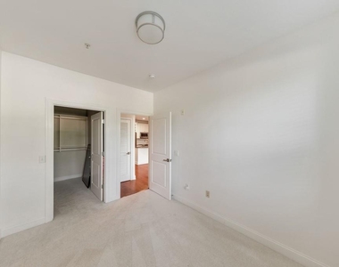 901 Abernathy Road Ne - Photo Thumbnail 17