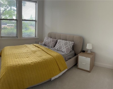 901 Abernathy Road Ne - Photo Thumbnail 12