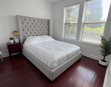 901 Abernathy Road Ne - Photo Thumbnail 13