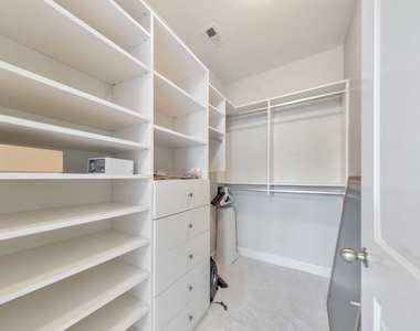 901 Abernathy Road Ne - Photo Thumbnail 16