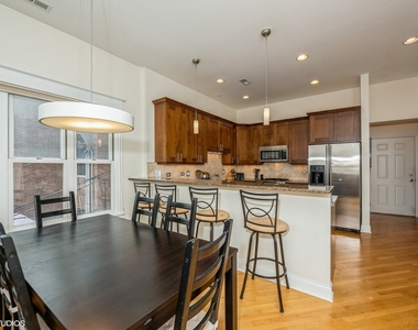 2905 N Halsted Street - Photo Thumbnail 6