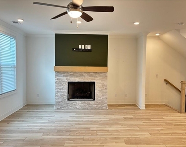 1343 Harvest Park Lane - Photo Thumbnail 6