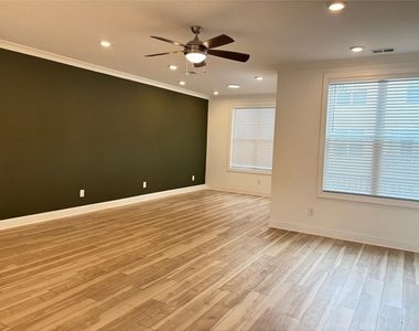 1343 Harvest Park Lane - Photo Thumbnail 7