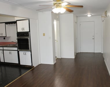 715 E State Street - Photo Thumbnail 16