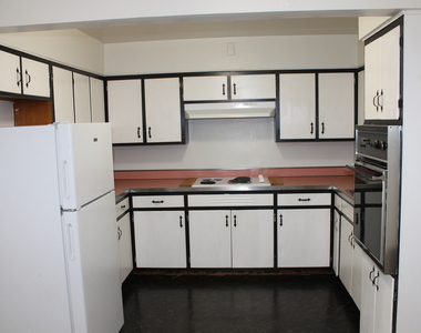 715 E State Street - Photo Thumbnail 14
