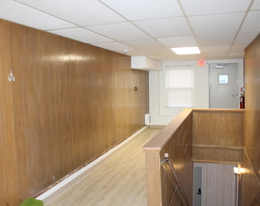 715 E State Street - Photo Thumbnail 5