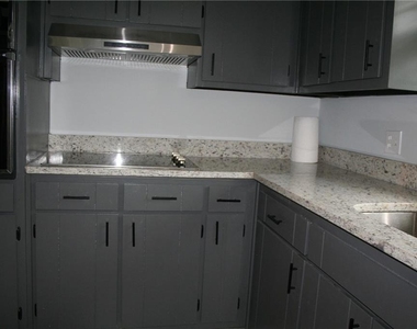 2075 Pinewood Drive - Photo Thumbnail 11