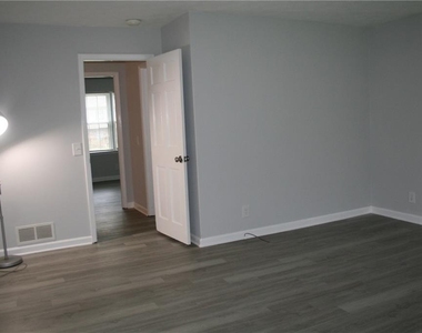 2075 Pinewood Drive - Photo Thumbnail 29