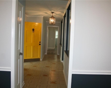 2075 Pinewood Drive - Photo Thumbnail 3