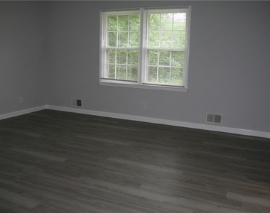 2075 Pinewood Drive - Photo Thumbnail 28