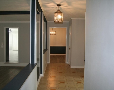 2075 Pinewood Drive - Photo Thumbnail 18