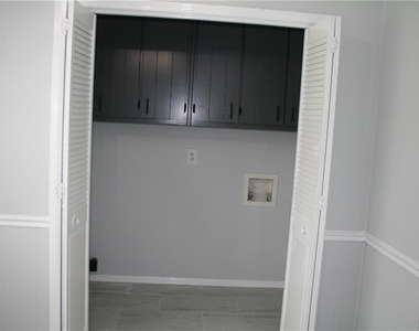 2075 Pinewood Drive - Photo Thumbnail 17