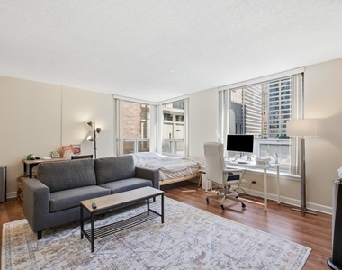 440 N Wabash Avenue - Photo Thumbnail 1