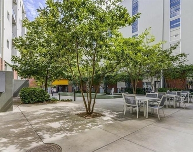 620 Glen Iris Drive Ne - Photo Thumbnail 18